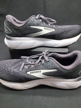 Brooks Women's Black Running Shoes - Lightweight Comfort
